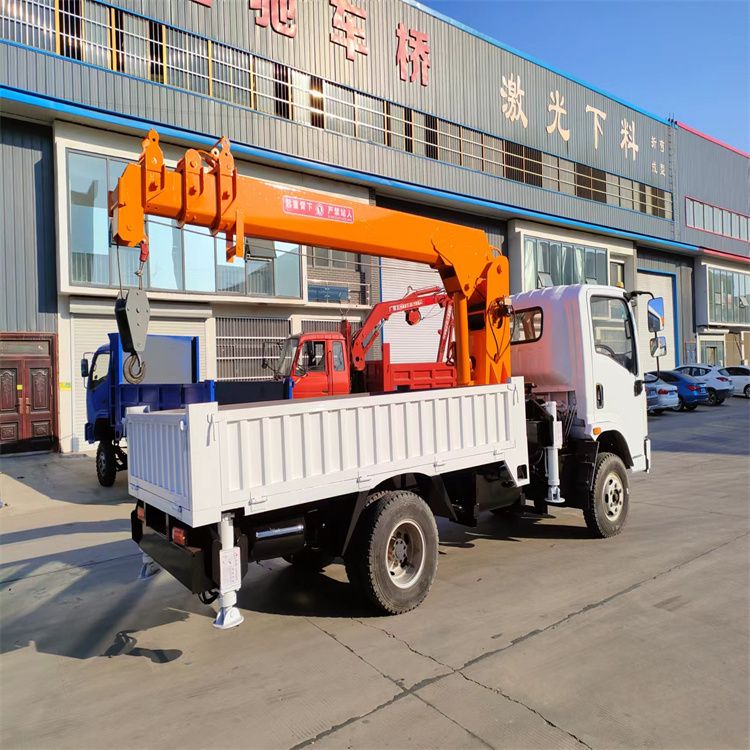 公主岭市三轮随车吊定制 农用改装机自备吊中瑞长期出售